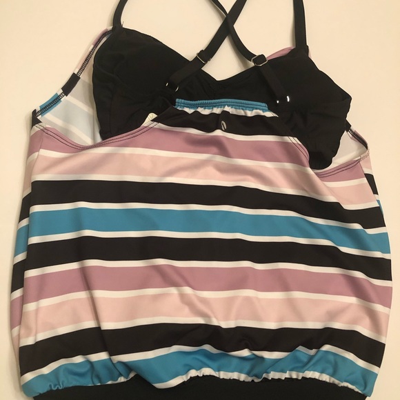 2Piece Swimsuit (top 32B/C Bottom M) - Picture 3 of 4